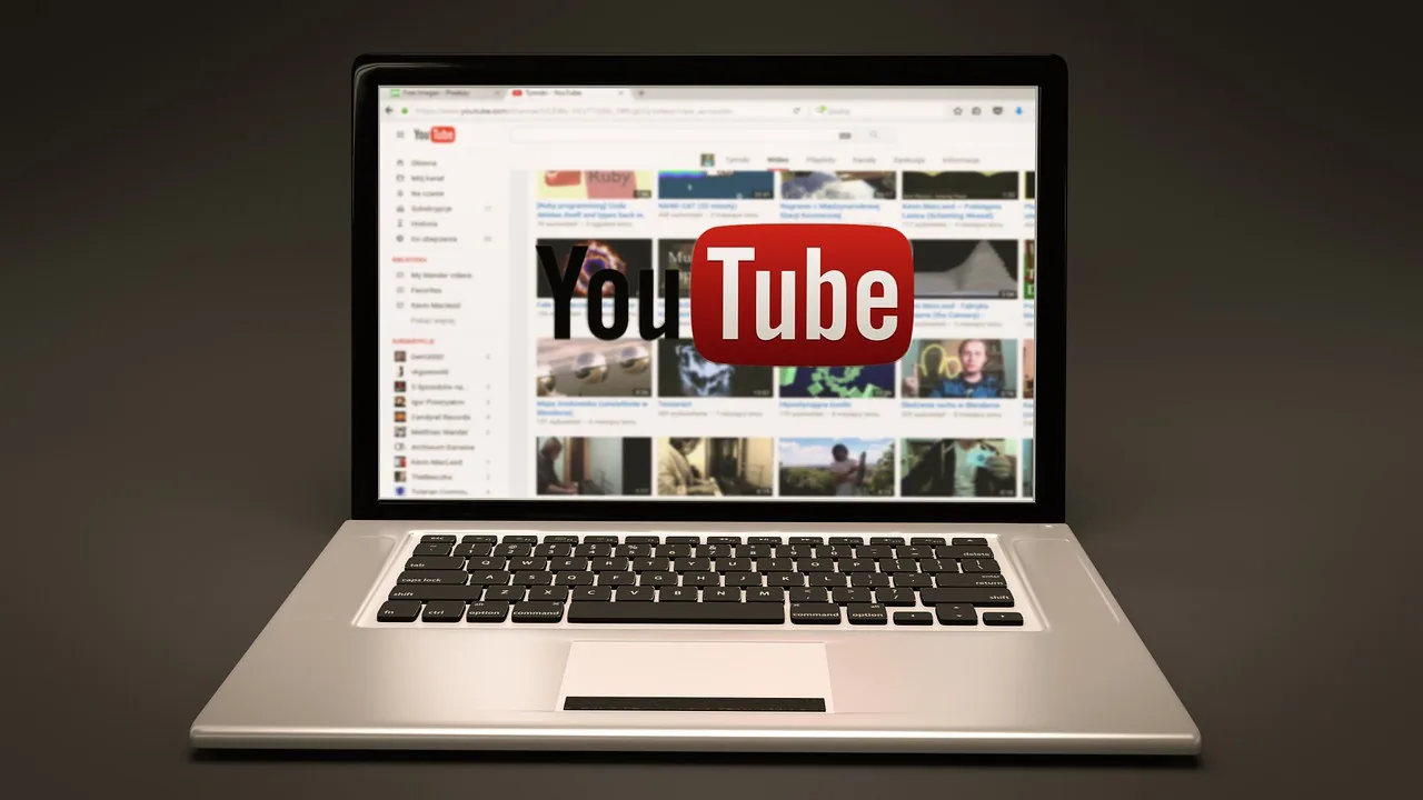 Julia Reda: Youtubes VD lobbar för att uppladdningsfiltret ska införas